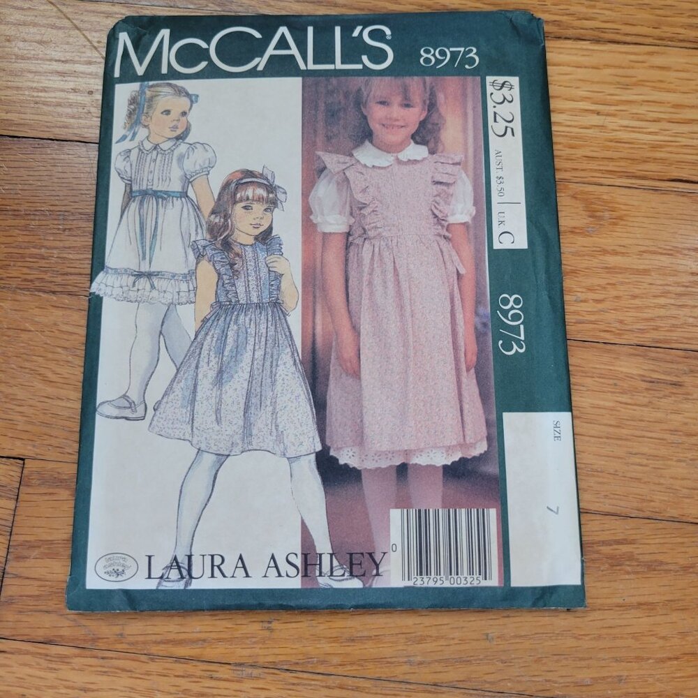 Laura Ashley McCalls 8973 Childrens Pinafore Dress Sewing Pattern‎ Size 7